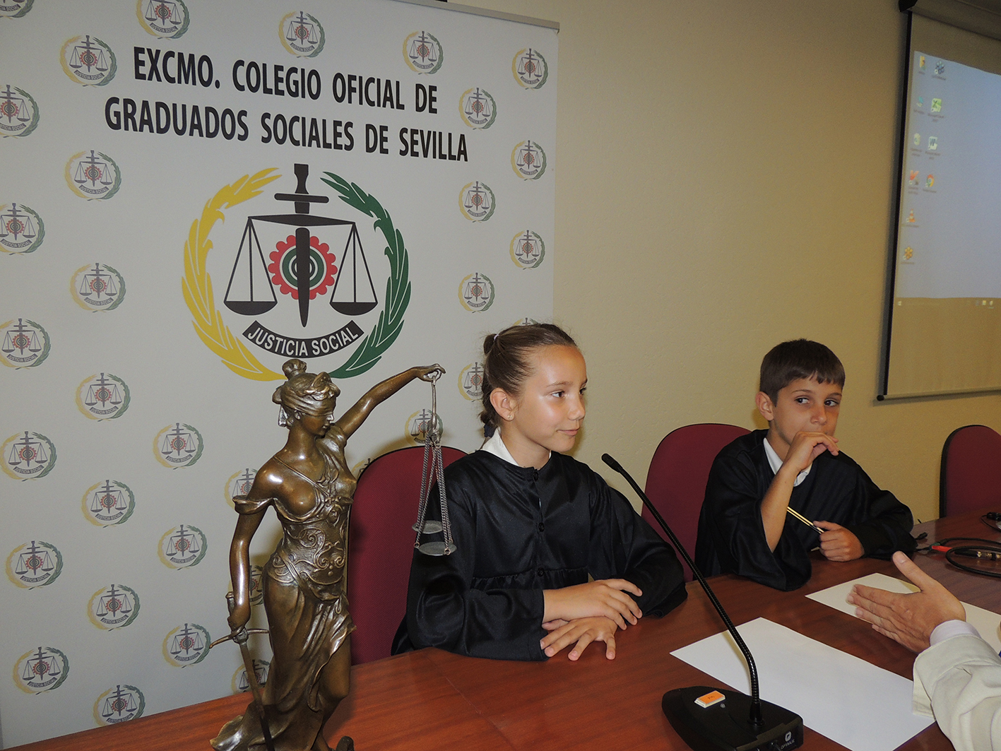 Colegio Giner de los Ríos - Acercar los valores de la Justicia a las aulas